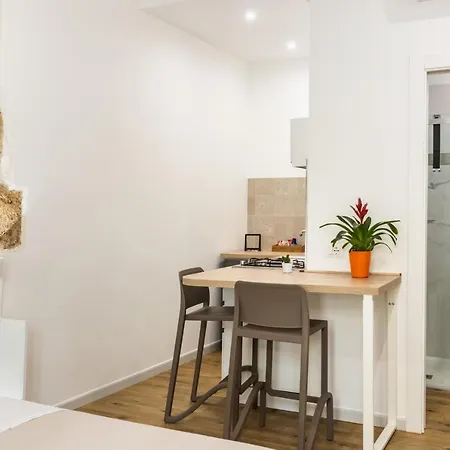 Trisina * アヴォラ