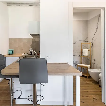 アパート Trisina