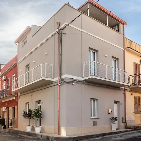 Trisina アパート