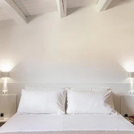 Trisina アパート *