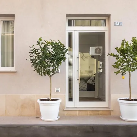 Trisina アパート *