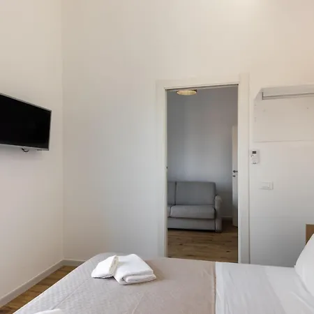 Trisina アパート *