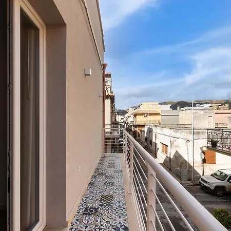 Trisina アパート