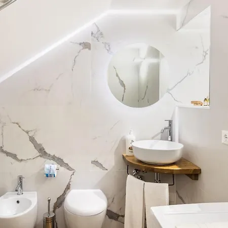 Trisina アパート *