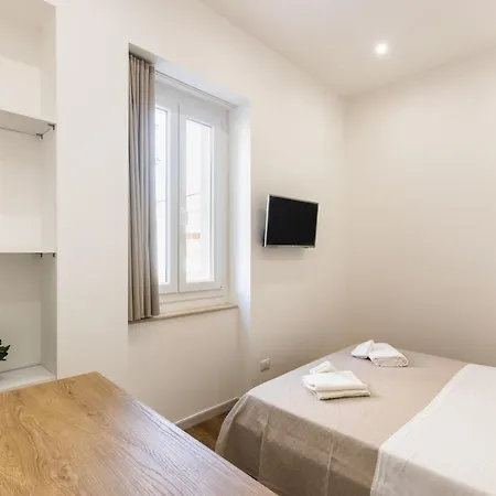 アパート Trisina アヴォラ