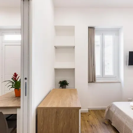 Trisina アパート *